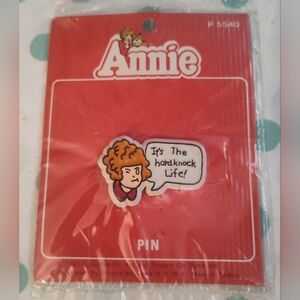 NWT! Vintage 1981 Orphan Annie Pin